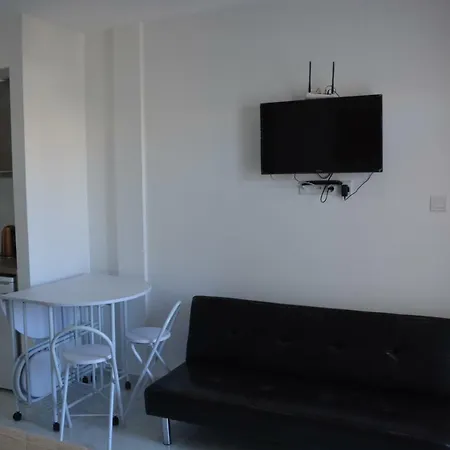 P.l Hermes & * Larnaca