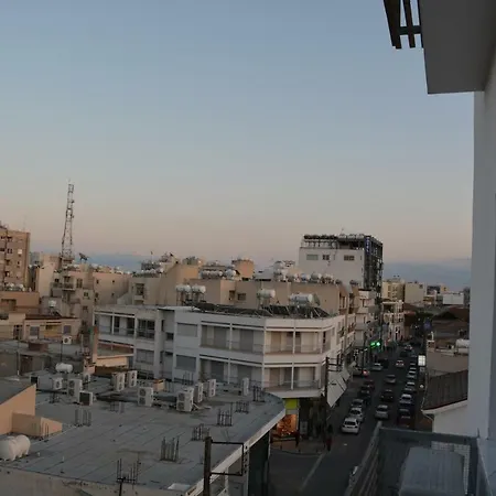 P.l Hermes & * ラルナカ