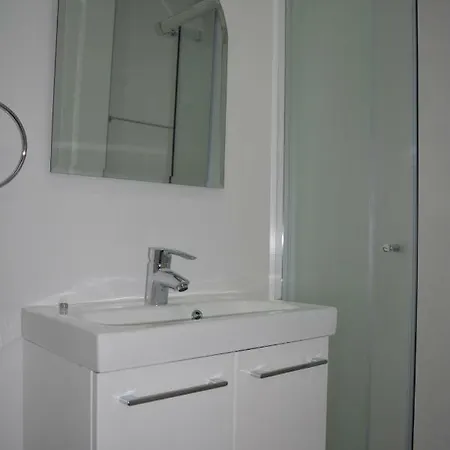 P.l Hermes & Appartement