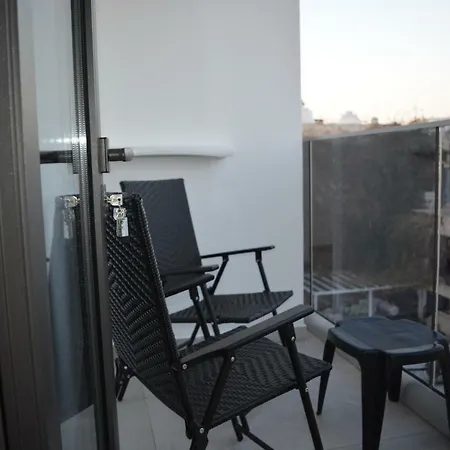 Apartment P.l Hermes & *