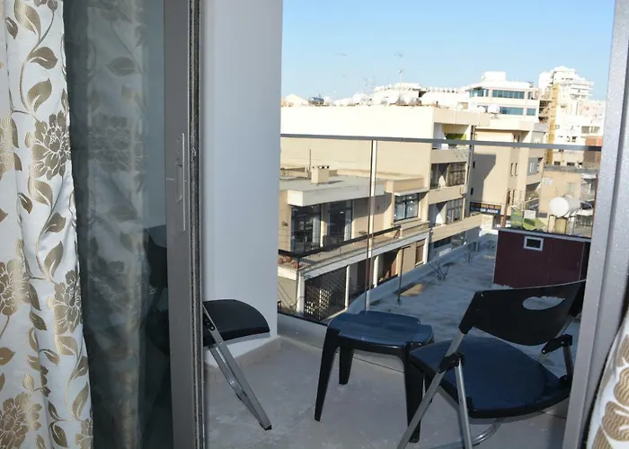 P.l Hermes & * Larnaca